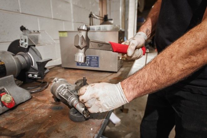 Молоток сталевий з кульковидним бойком MILWAUKEE, 680гр (4932492347)