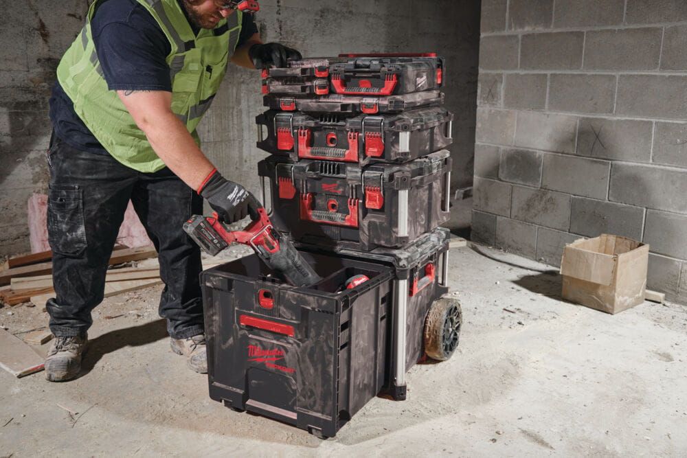 Кейс з висувним відсіком PACKOUT MILWAUKEE на колесах (4932498651)