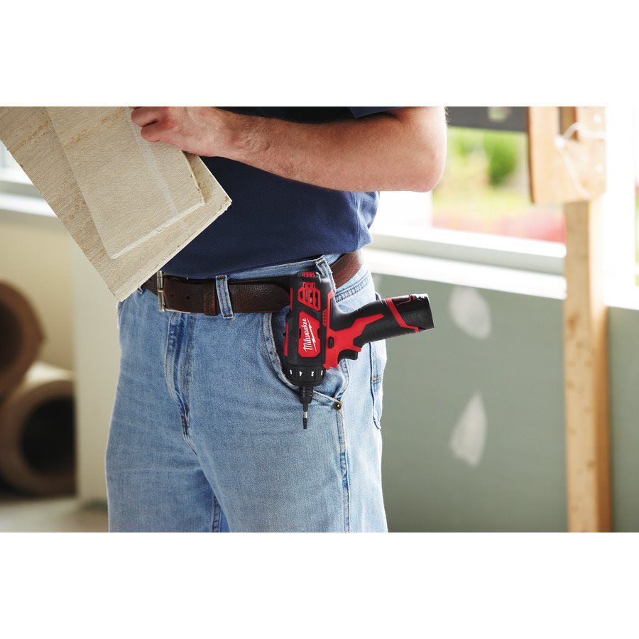 Шуруповерт акумуляторний 1/4'' HEX MILWAUKEE, M12 BD-0 (каркас, кліпса для ременя, картонне пакування) (4933441910)