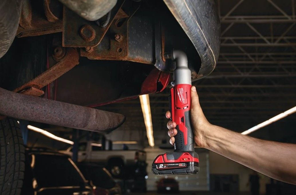 Гвинтокрут кутовий акумуляторний 3/8'' MILWAUKEE, M18 BRAIW-0, 76Нм (каркас, картонне пакування) (4933447899)