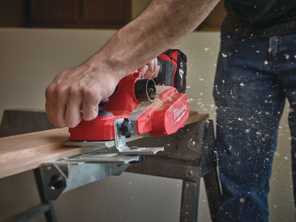 Аккумуляторный рубанок Milwaukee M18 BP-0 (4933451113)