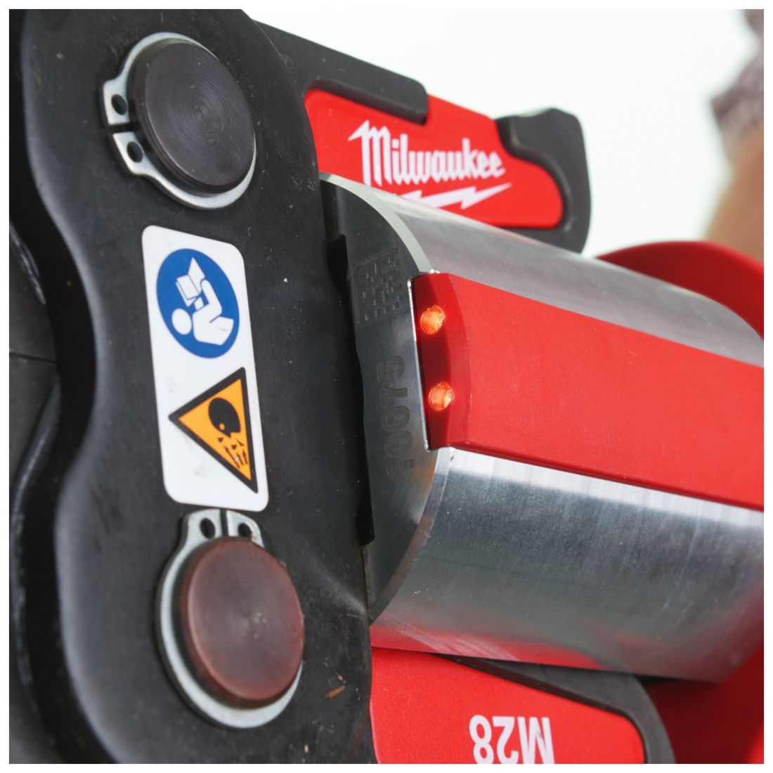Обтискач гідравлічний акумуляторний для труб MILWAUKEE, M18 BLHPT-202C M-SET (зарядний пристрій М12-18 С, 2 акумулятори М18 В2 2 (4933451133)