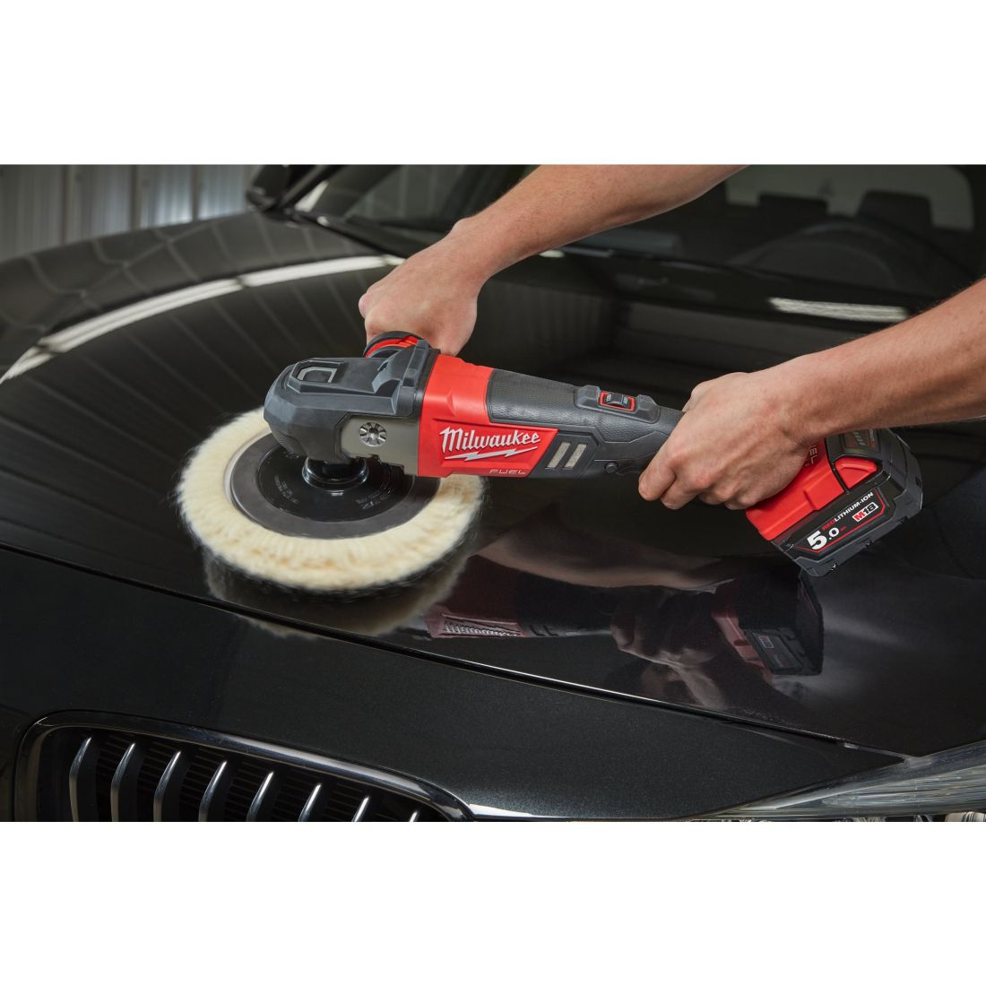 Аккумуляторная полировальная машина Milwaukee M18 FAP180-502X (4933451550)