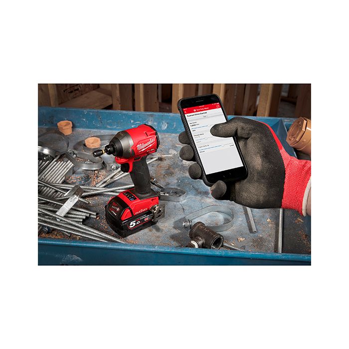 Винтоверт аккумуляторный Milwaukee M18 ONEID2-502X (4933464091)