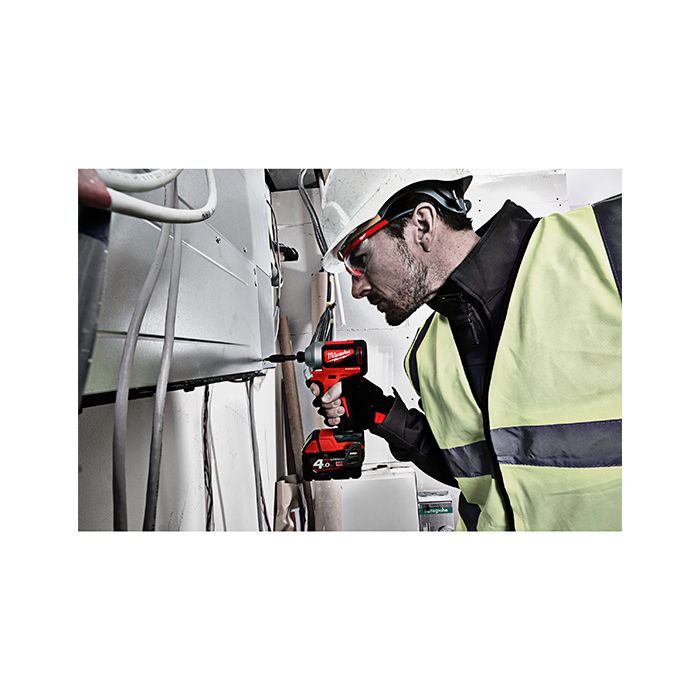 Винтоверт аккумуляторный Milwaukee M18 CBLID-402C (4933464534)