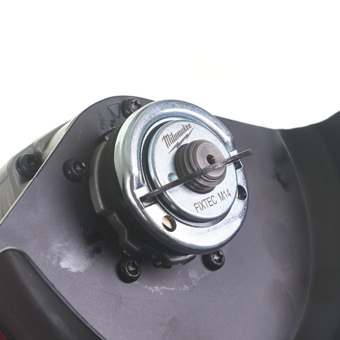 Кутошліфувальна машина AGV 13-125 XSPDEB с AVS, тормозом и лопаточным выключателем MILWAUKEE (4933464998)