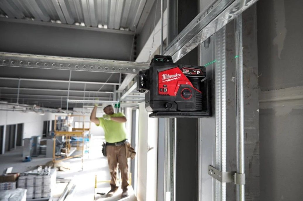 Лазерный нивелир аккумуляторный Milwaukee M12 3PL-0C (кейс) (4933478103)