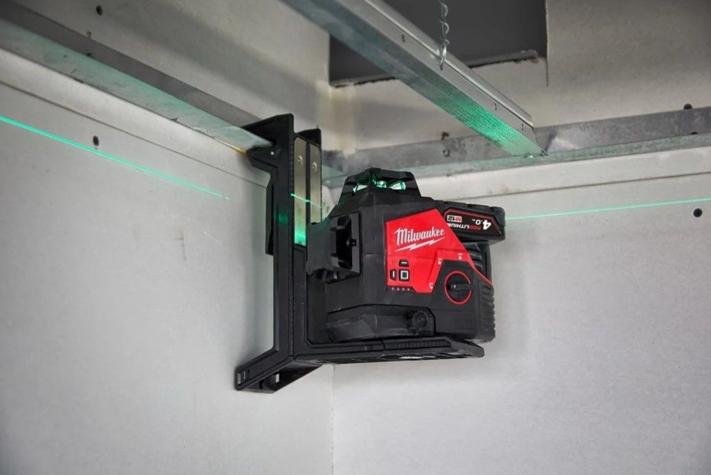 Лазерный нивелир аккумуляторный Milwaukee M12 3PL-0C (кейс) (4933478103)