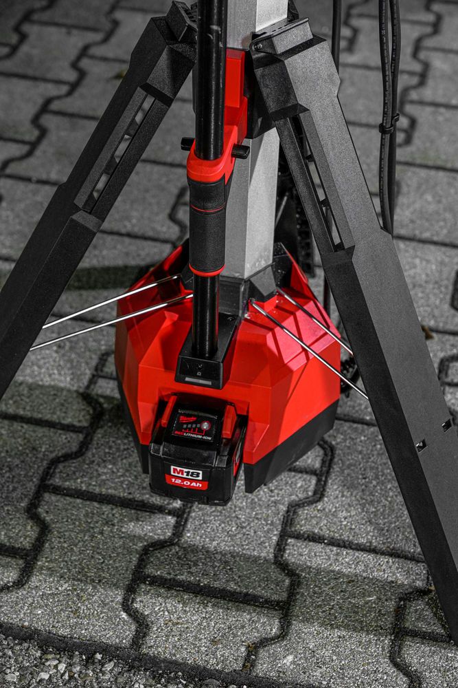 Фонарь аккумуляторный напольный Milwaukee HOSALC-0 M18 (4933478116)