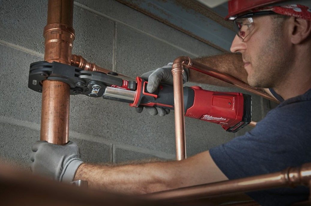 Обтискач гідравлічний акумуляторний для труб MILWAUKEE, M18 ONEBLHPT-302C TH-SET (зарядний пристрій М12-18 FC, 2 акумулятори М18 (4933478307)
