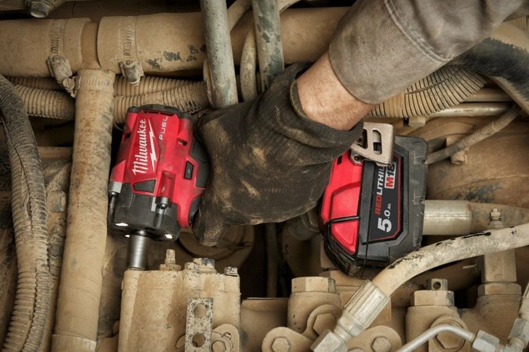 Гайковерт акумуляторний безщітковий 1/2'' MILWAUKEE, M18 FIW2P12-502X, 339Нм, з піном (зарядний пристрій M12-18 FC, 2 акумулятор (4933478447)