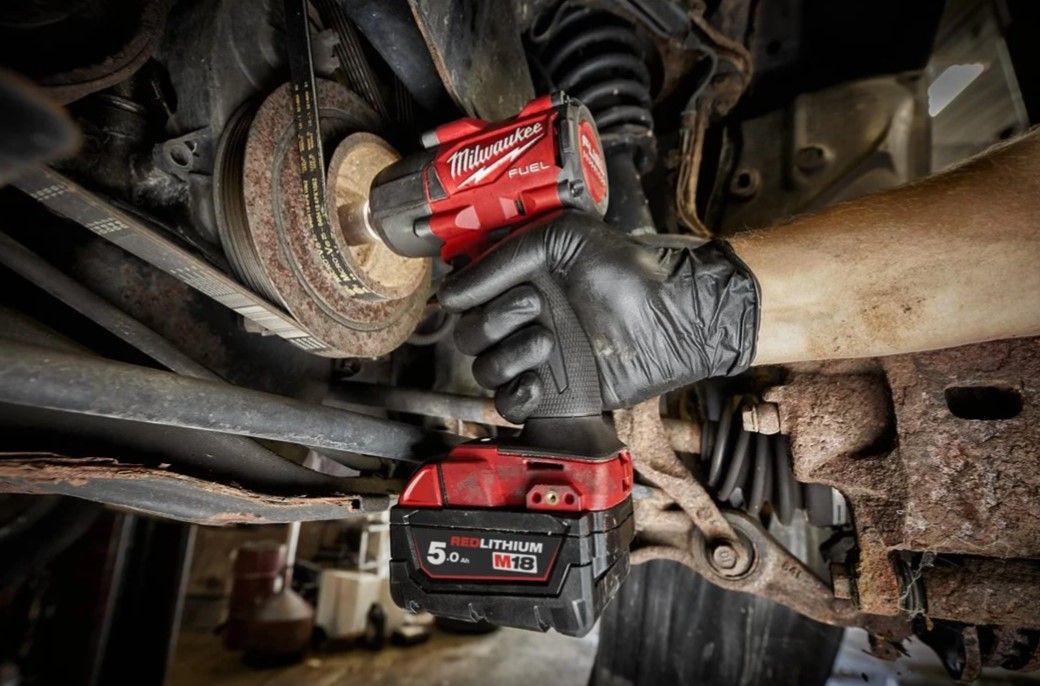 Гайковерт акумуляторний безщітковий 1/2'' MILWAUKEE, M18 FMTIW2P12-502X, 881Нм, з піном (зарядний пристрій M12-18 FC, 2 акумулят (4933478453)