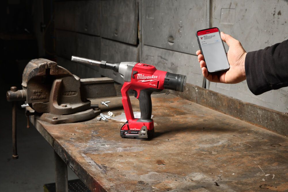 Заклепочник акумуляторний для замкових болтів безщітковий MILWAUKEE, M18 ONEFLT-502X, діаметр заклепок 4,8-6,4мм (зарядний прист (4933478638)