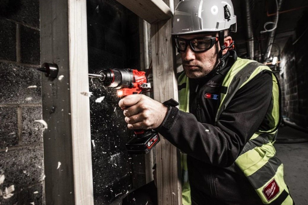 Дриль-шуруповерт з ударом акумуляторний безщітковий MILWAUKEE, M12 FPD2-202X, 37Нм (зарядний пристрій С12 С, 2 акумулятори М12 В (4933479868)
