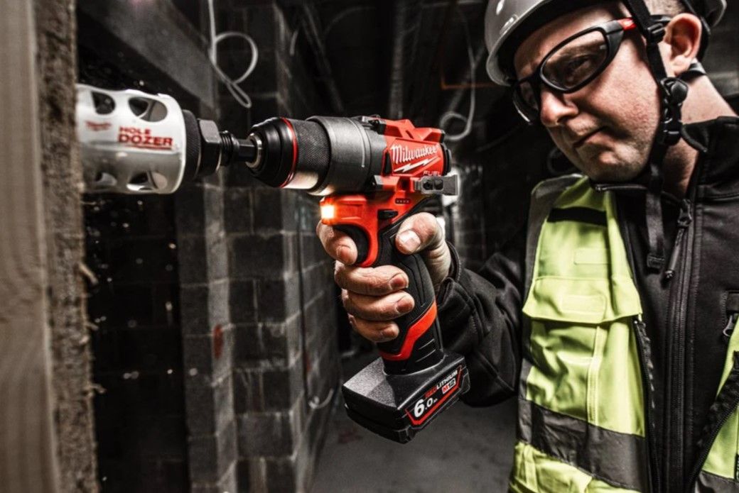 Дриль-шуруповерт акумуляторний безщітковий MILWAUKEE, M12 FDD2-0, 37/45Нм (каркас, кліпса для реміня, картонне пакування) (4933479872)
