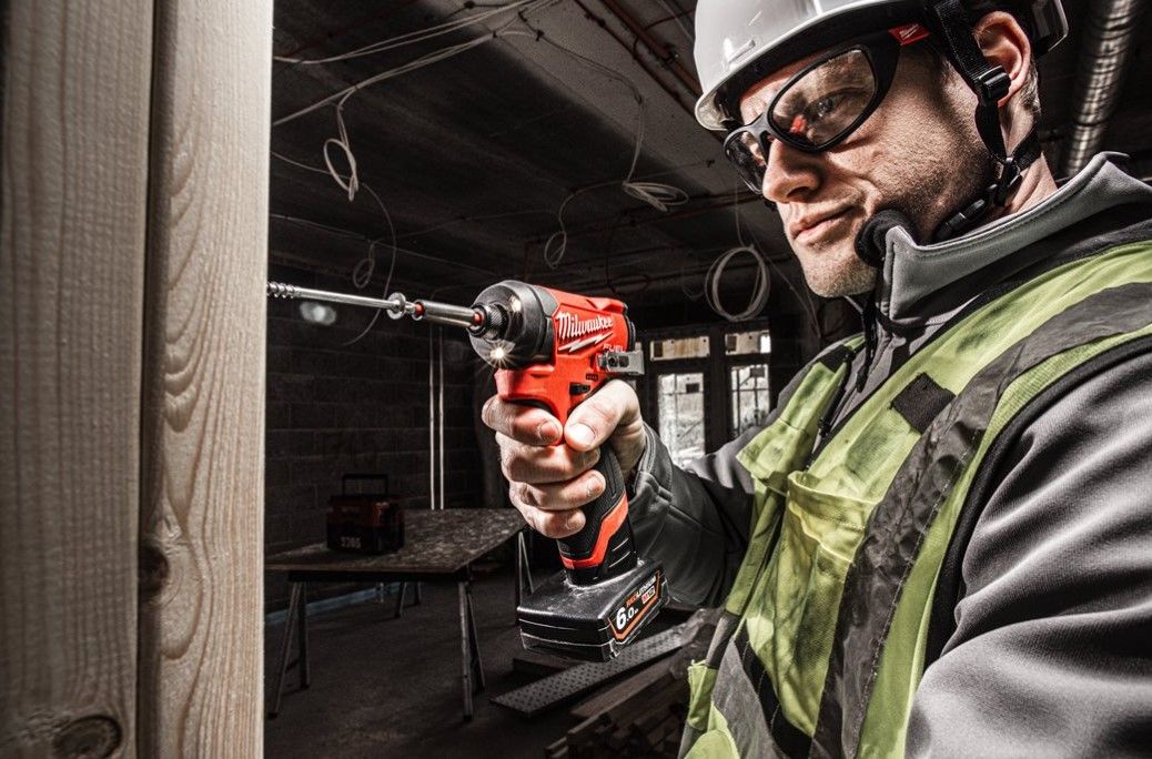 Гвинтокрут акумуляторний 1/4" HEX MILWAUKEE, M12 FID2-0, 170Нм (4933479876)