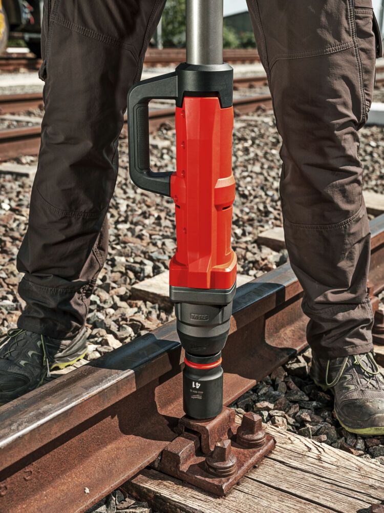 Гайкокрут залізничний акумуляторний безщітковий 1'' MILWAUKEE, M18 FHIWF1R-0C, 2000Нм (каркас, кейс) (4933493140)