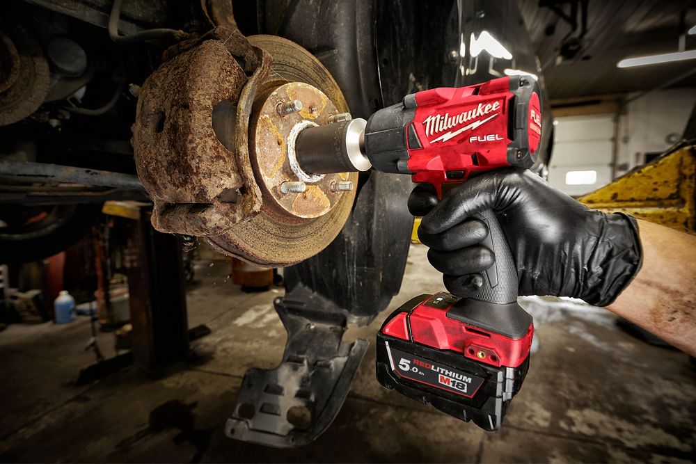 Гайковерт акумуляторний безщіткова 1/2'' MILWAUKEE, M18 FMTIW2F12-0, 881Нм, з кільцем (каркас, кліпса для реміня, картонне пакув (4933498057)