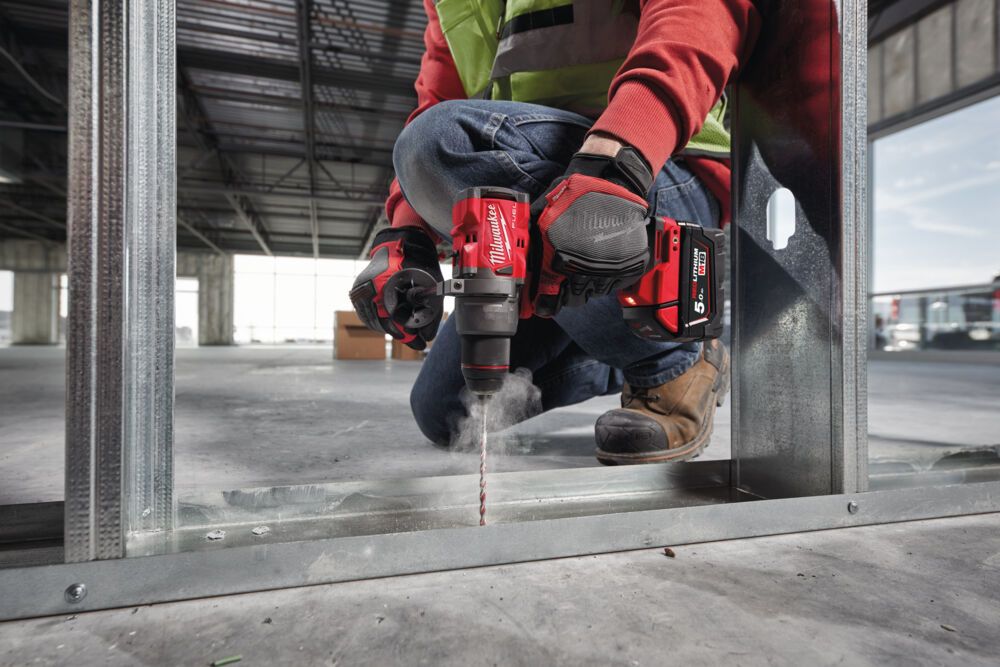 Дриль-шуруповерт акумуляторний безщітковий MILWAUKEE M18 FDD3-0, 158Нм (каркас, кліпса для ременя, бічна рукоять, картонна упако (4933498059)