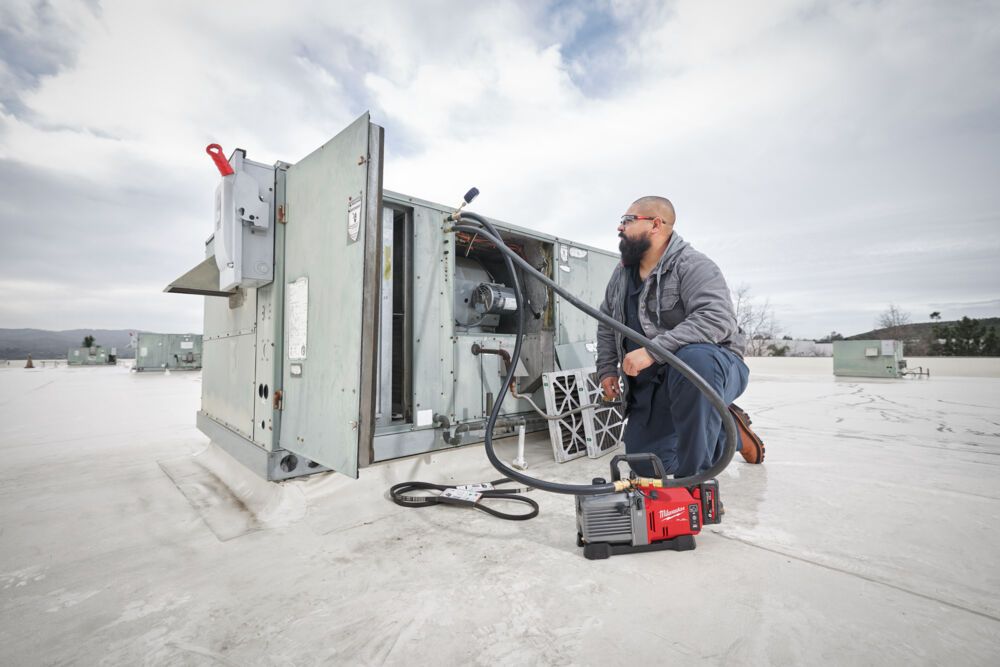 Насос вакуумний акумуляторний MILWAUKEE, M18 FVP5-0 з адаптером (каркас) (4933498379)