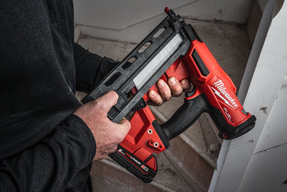 Пістолет цвяхозабивний акумуляторний безщітковий MILWAUKEE, M18 FN16GA-0, 32-64мм (каркас, картонне пакування) (4933499154)