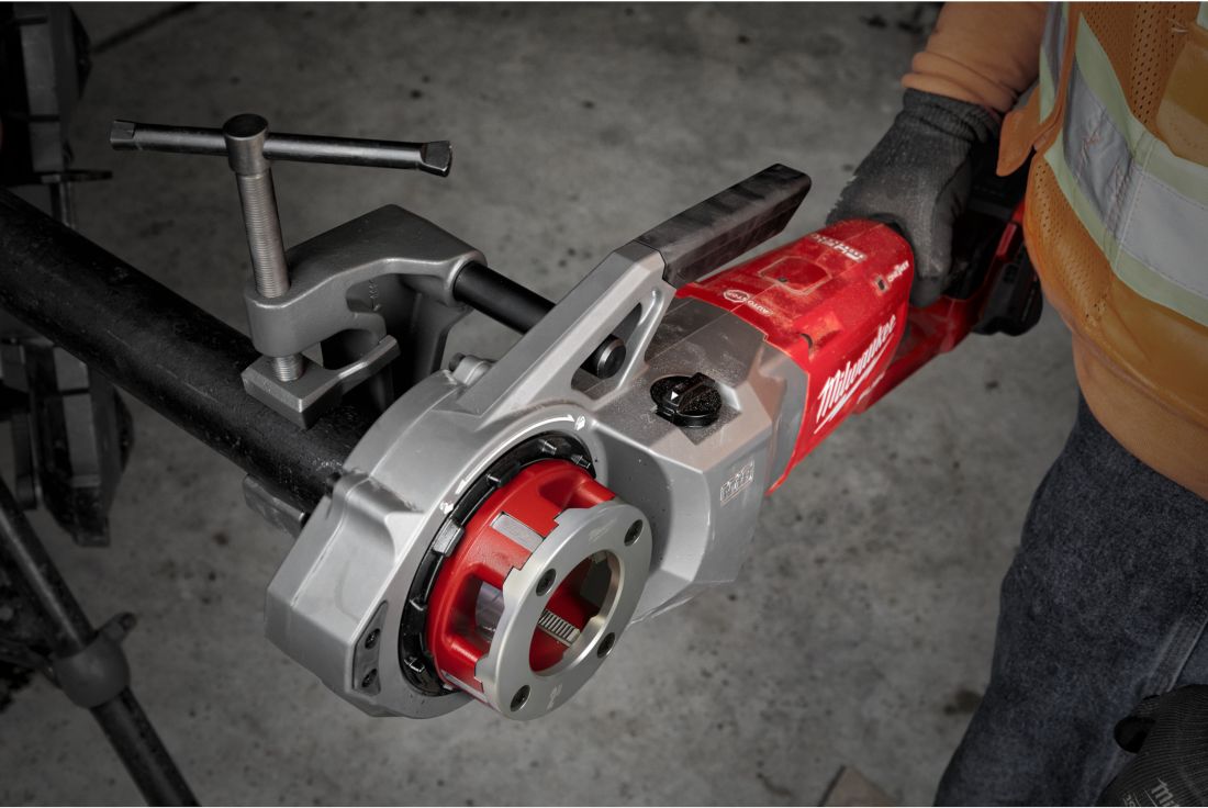 Інструмент різьбонарізний акумуляторний безщітковий MILWAUKEE M18 FPT2-121C (зарядний пристрій M12-18 FC, 1 акумулятор FB12 12Аг (4933499200)