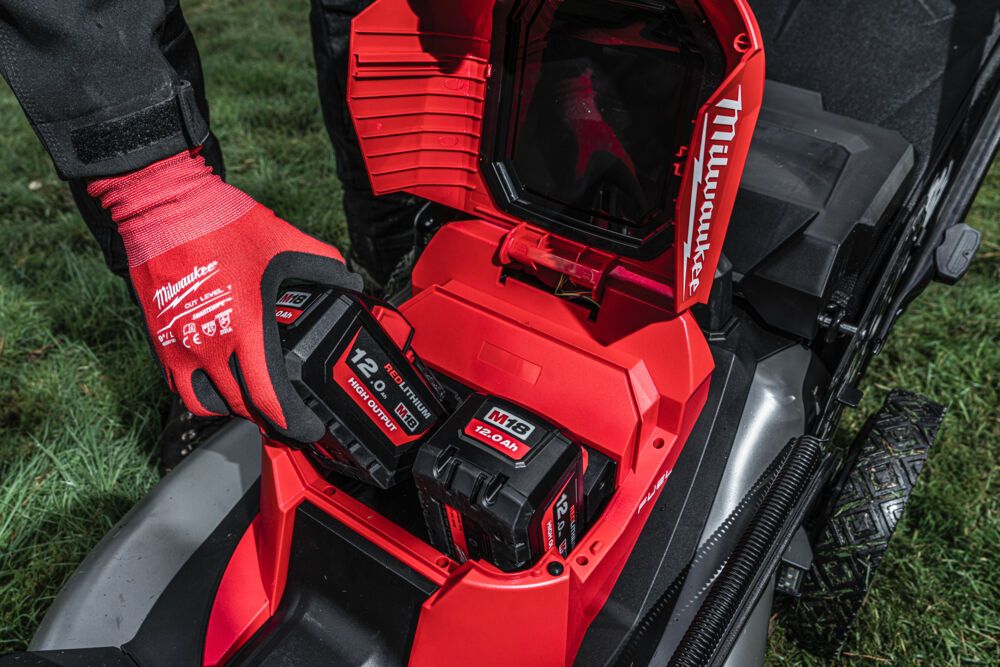 Газонокосарка самохідна акумуляторна MILWAUKEE M18 F2LM53-122 (2Х18В) FORGE™, 53см (4933499213)