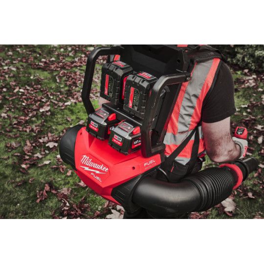 Повітродувка ранцева акумуляторна MILWAUKEE M18 F2BPB-124 (ЗП+4ак.12Аг) FORGE™ (4933499231)