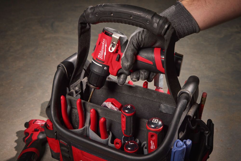Дриль-шуруповерт акумуляторний безщітковий MILWAUKEE M12 BLDDRC-202C, 40Нм (зарядний пристрій С12, 2 акумулятори М12 В2 2Аг, клі (4933499686)