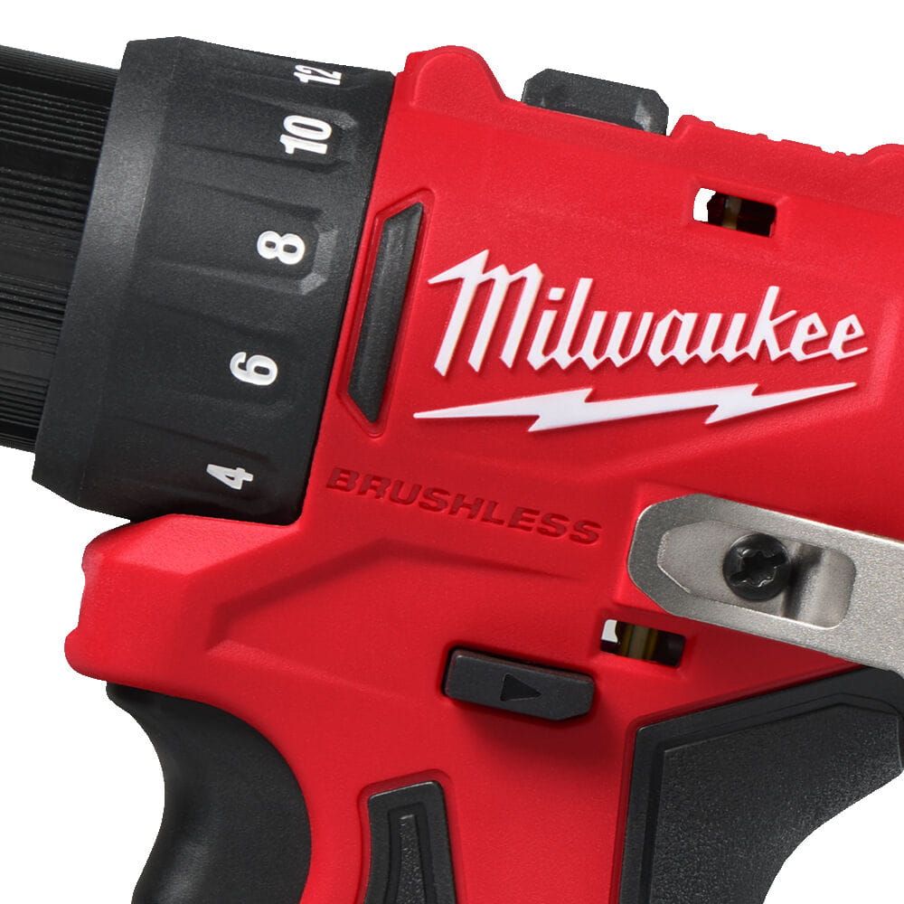 Дриль-шуруповерт акумуляторний MILWAUKEE M12 BLDDRC-402C, 40Нм (зарядний пристрій С12, 2 акумулятори М12 В4 4Аг, кліпса для реме (4933499688)