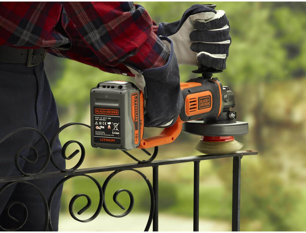 Шліфмашина кутова - болгарка акумуляторна BLACK+DECKER BCG720M1