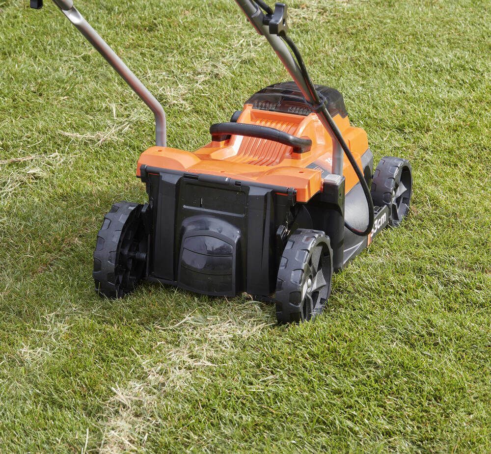 Газонокосарка акумуляторна BLACK+DECKER BCMW3336L1