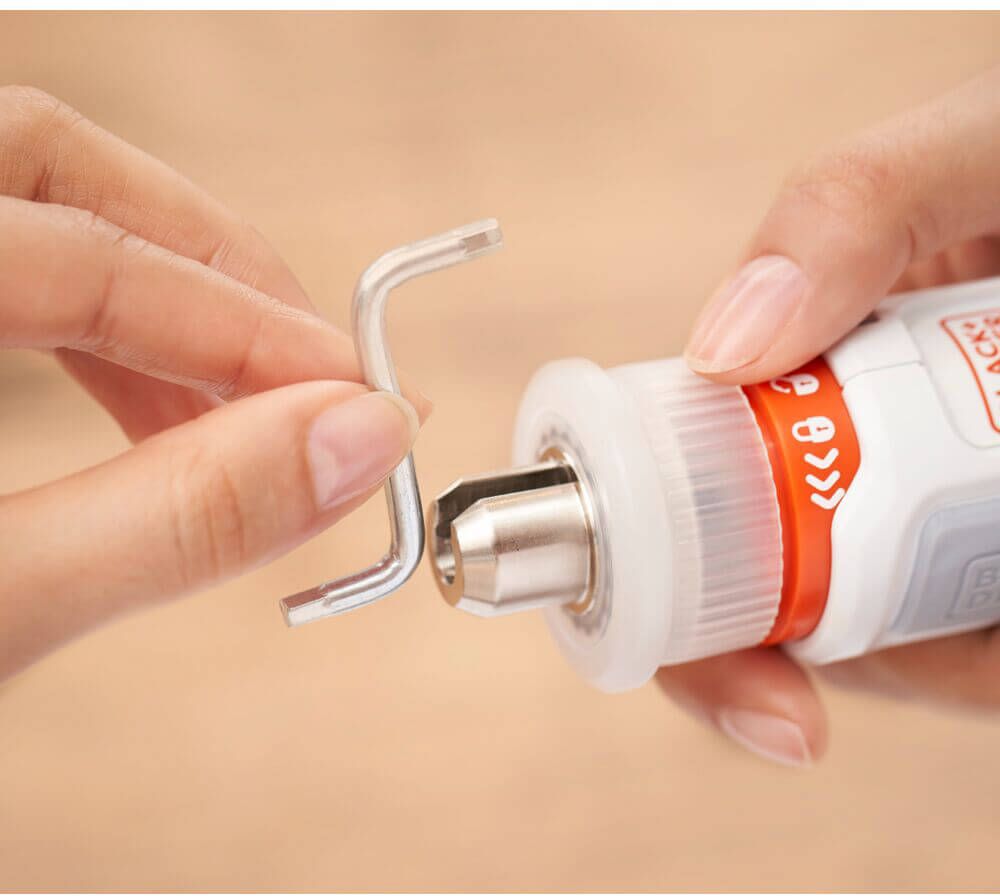 Акумуляторна викрутка BLACK+DECKER BCRTA01