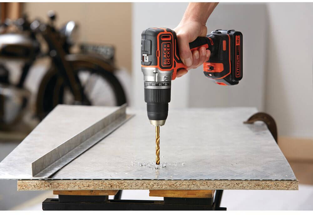 Дриль-шурупокрут ударний безщітковий акумуляторний BLACK+DECKER BL188N