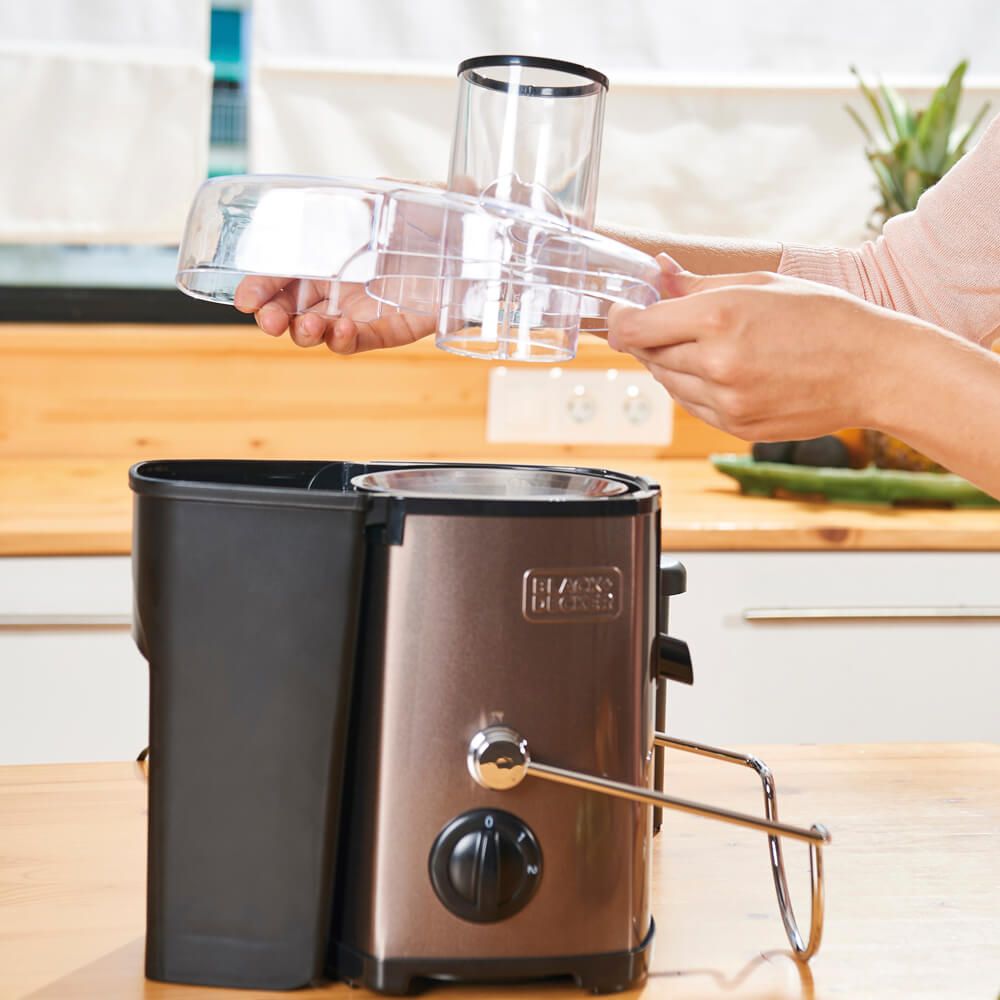 Соковитискач BLACK+DECKER BXJE600E