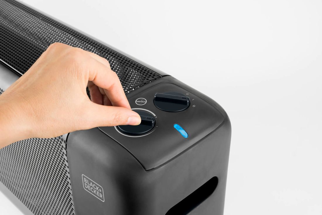 Обігрівач мікатермічний BLACK+DECKER BXMRA1500E