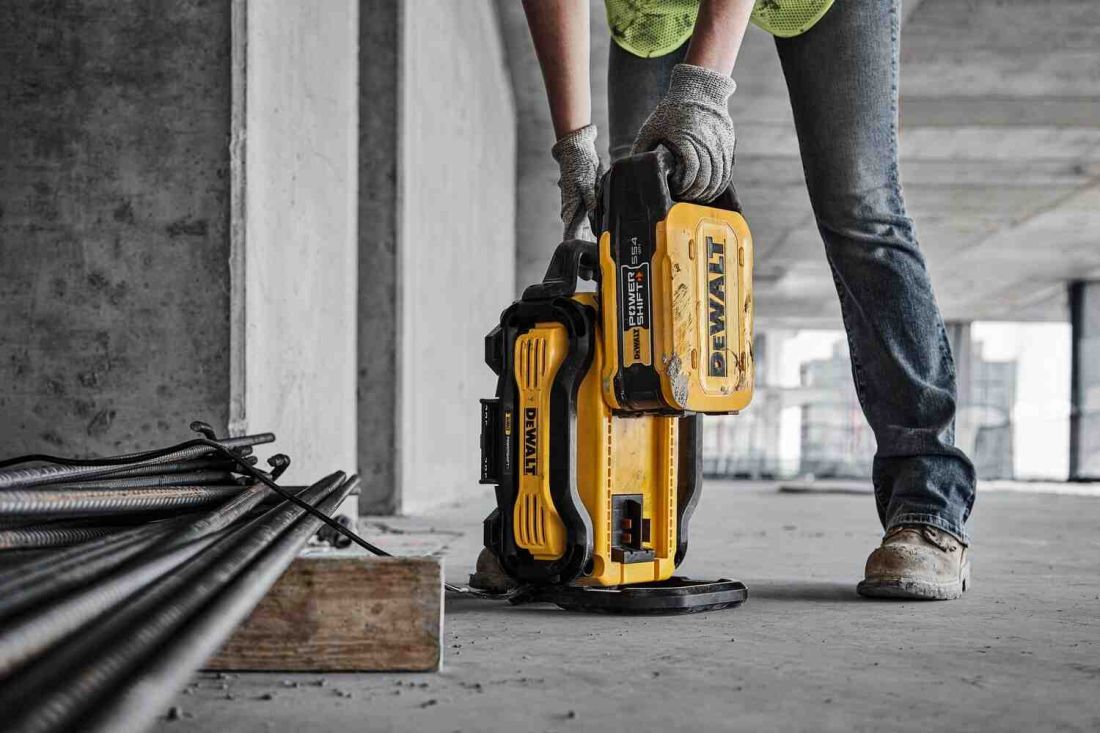 Зарядний пристрій POWERSHIFT DeWALT DCBPSC0550