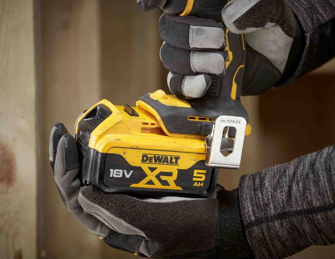 Дриль-шуруповерт акумуляторний безщітковий DeWALT DCD794P2T