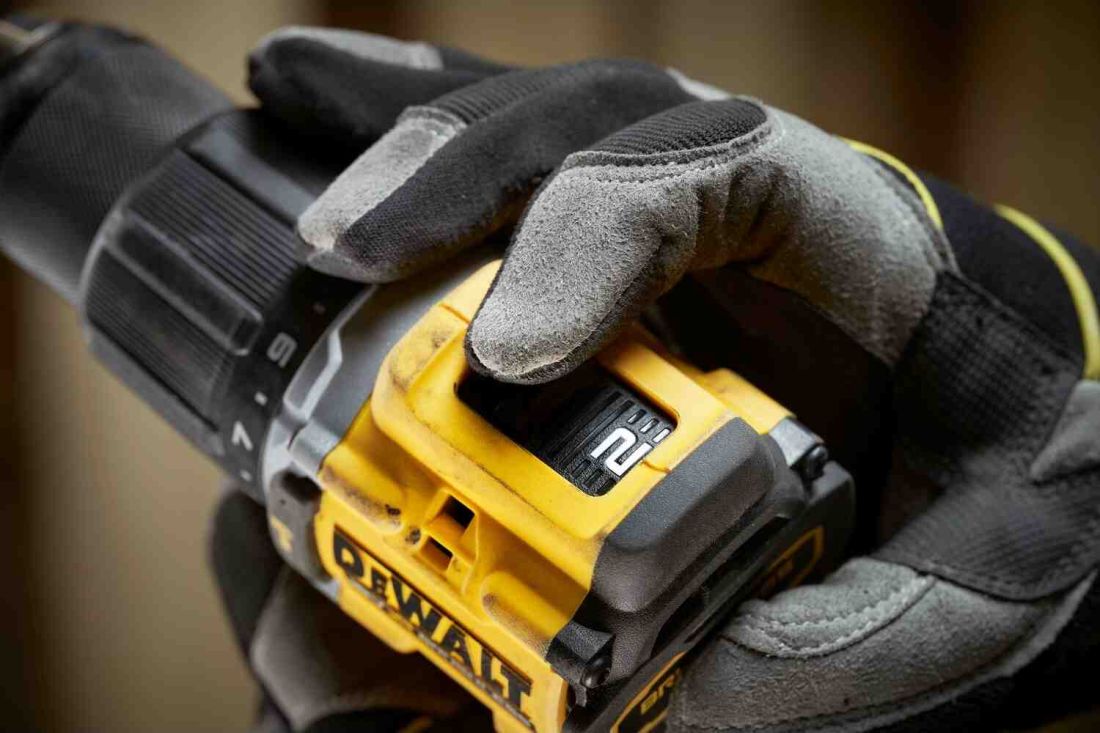 Дриль-шуруповерт акумуляторний безщітковий ударний DeWALT DCD799D2T