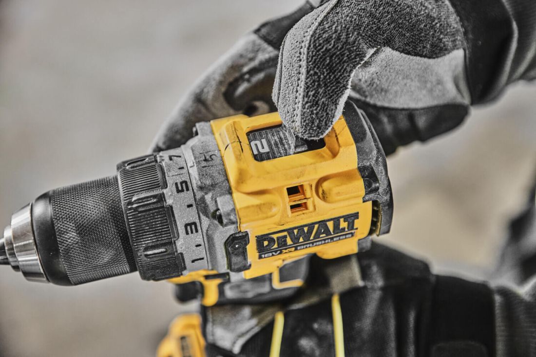 Дриль-шуруповерт акумуляторний безщітковий DeWALT DCD800E2T