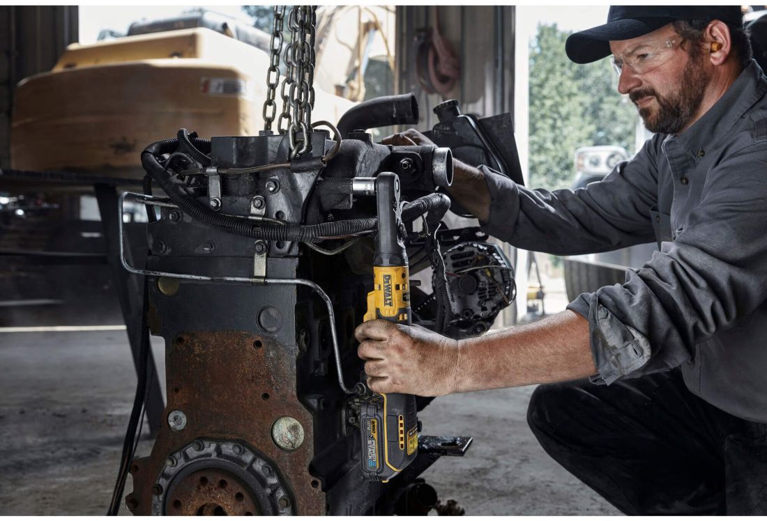 Гайкокрут кутовий - ключ-храповик акумуляторний безщітковий DeWALT DCF510N