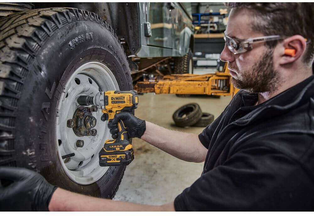 Гайкокрут ударний акумуляторний безщітковий DeWALT DCF891N