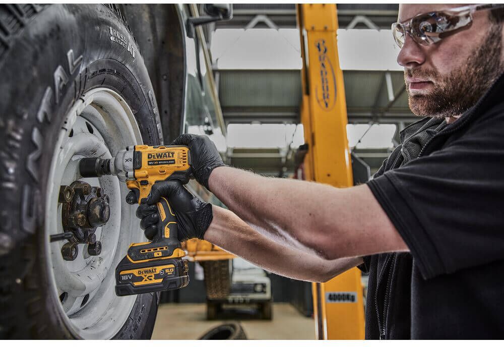 Гайкокрут ударний акумуляторний безщітковий DeWALT DCF891P2G