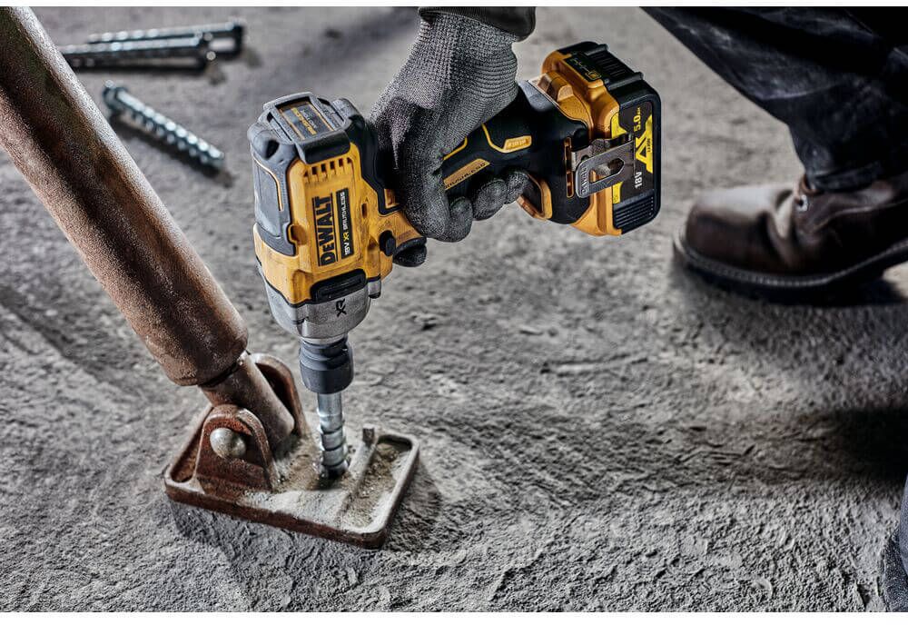 Гайкокрут ударний акумуляторний безщітковий DeWALT DCF892P2T