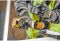 Шліфмашина кутова болгарка акумуляторна безщіткова DeWALT DCG416VSN