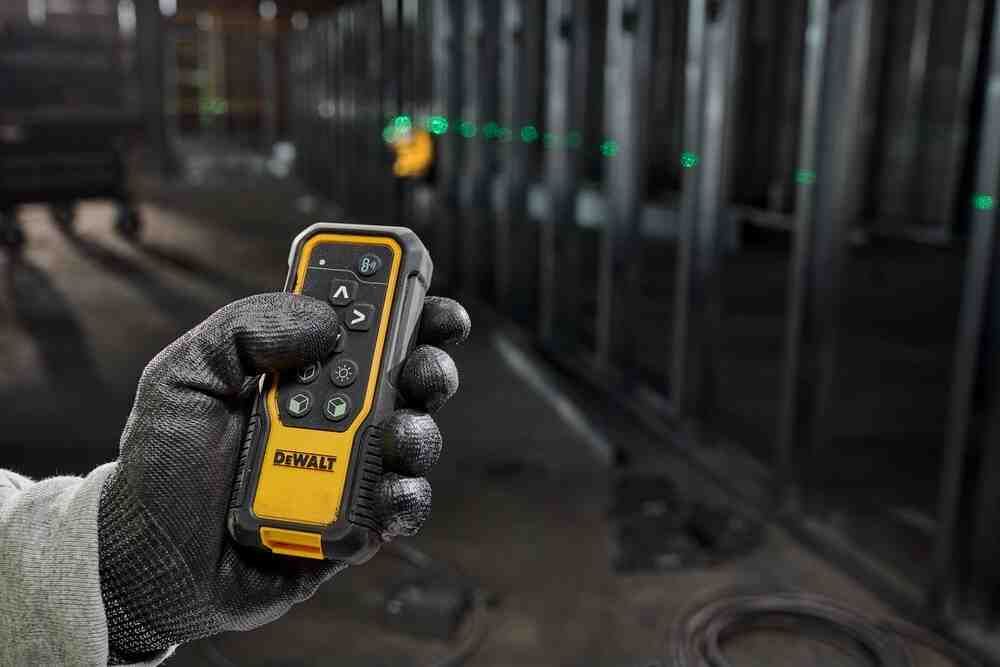 Рівень лазерний лінійний DeWALT DCLE34035B