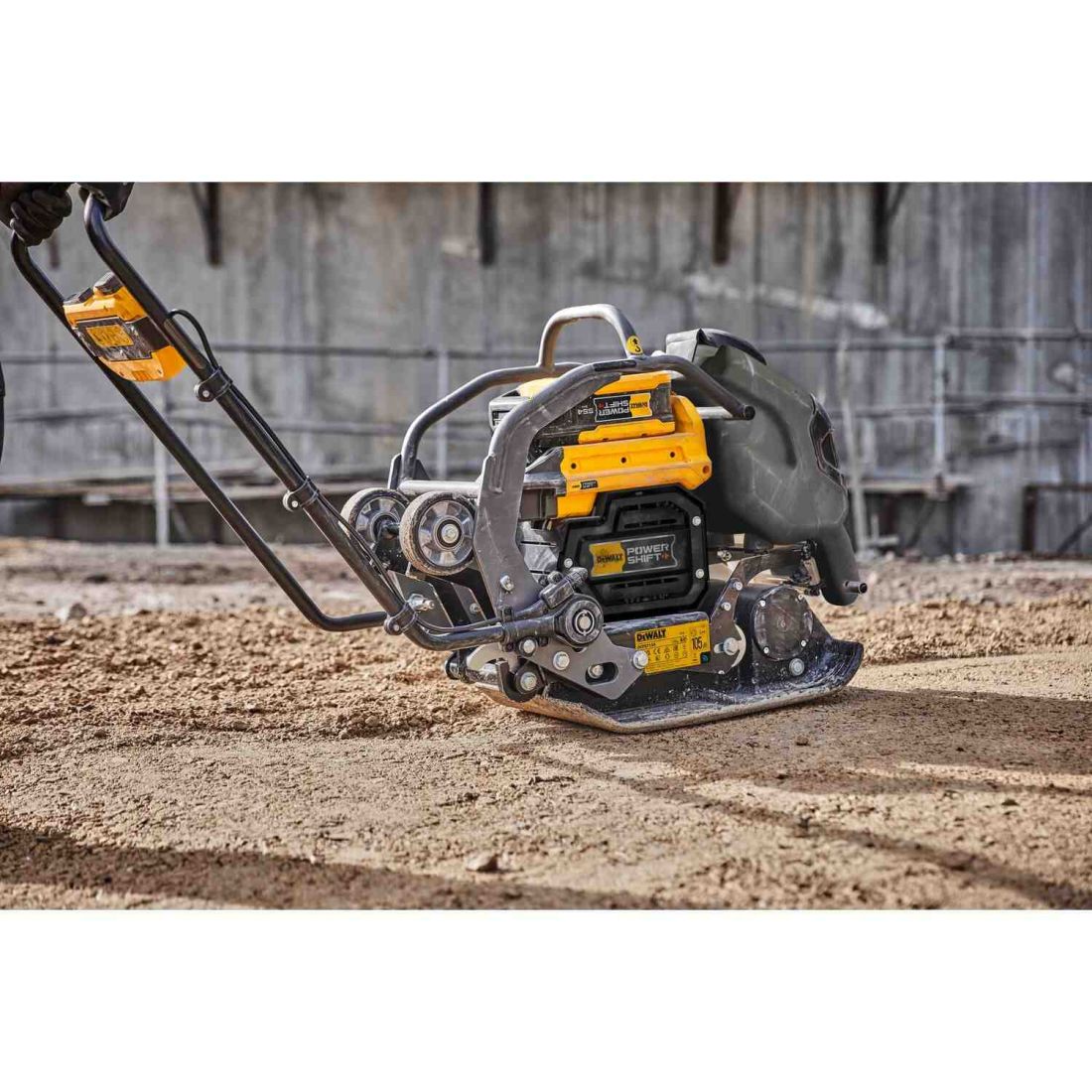 Вібраційна плита прямохідна акумуляторна POWERSHIFT DeWALT DCPS7154N