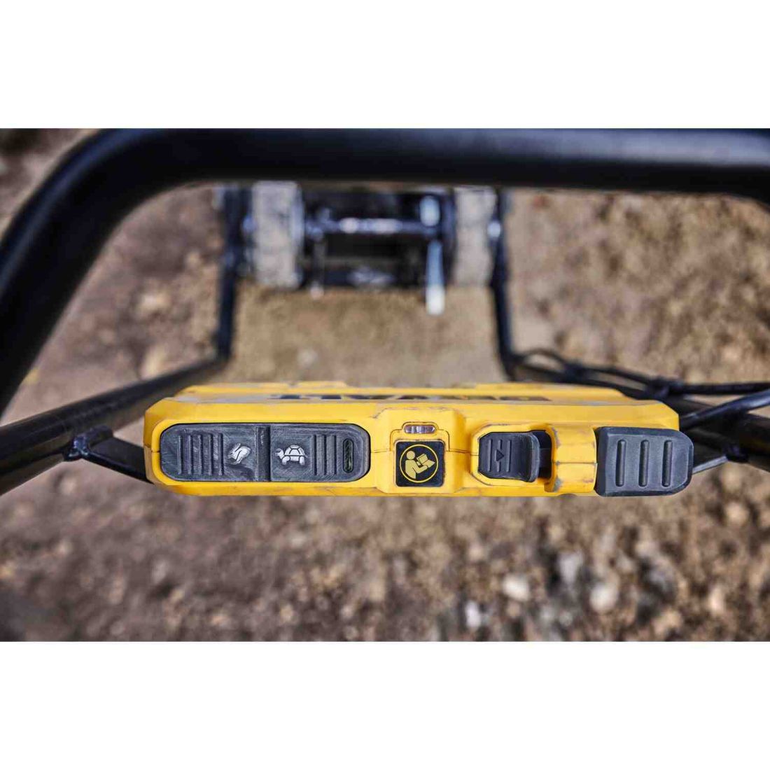 Вібраційна плита прямохідна акумуляторна POWERSHIFT DeWALT DCPS7154N