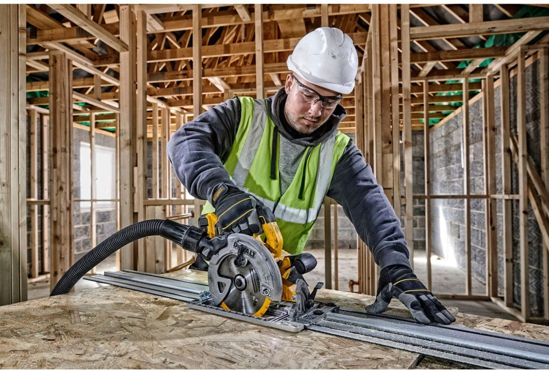 Пилка дискова акумуляторна безщіткова DeWALT DCS572NT