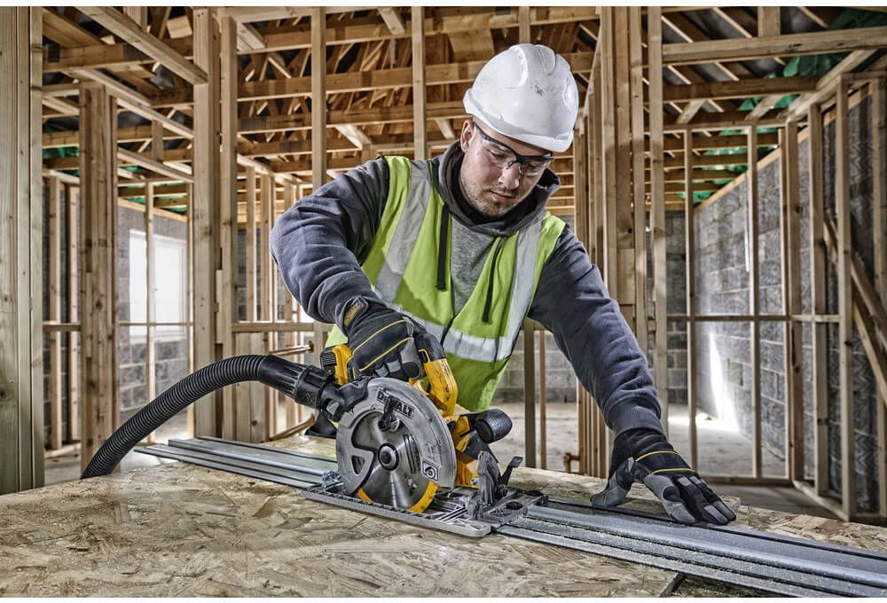 Пилка дискова акумуляторна безщіткова DeWALT DCS572NT